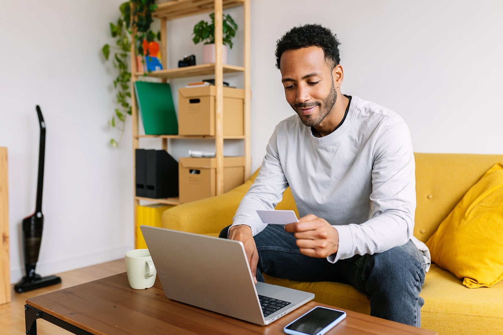 Chime Prime: Earning Rewards and Lounge Access Without a Credit Card