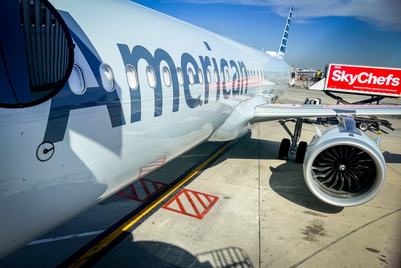 Alaska Plans No-Annual-Fee Card, Expands Atmos Transfer Partners