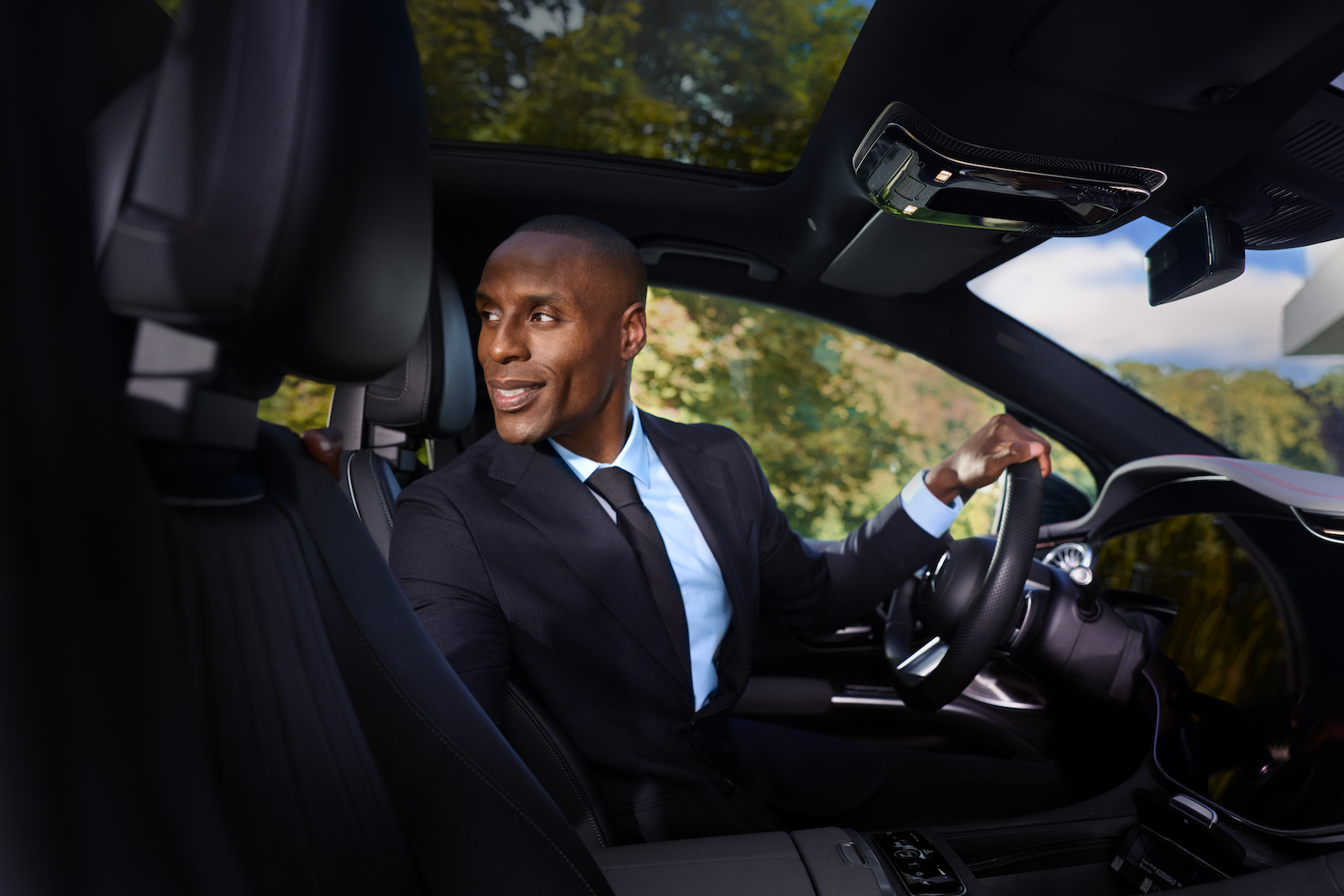 Blacklane Premium Car Service: How to Book and Save With Travel Cards