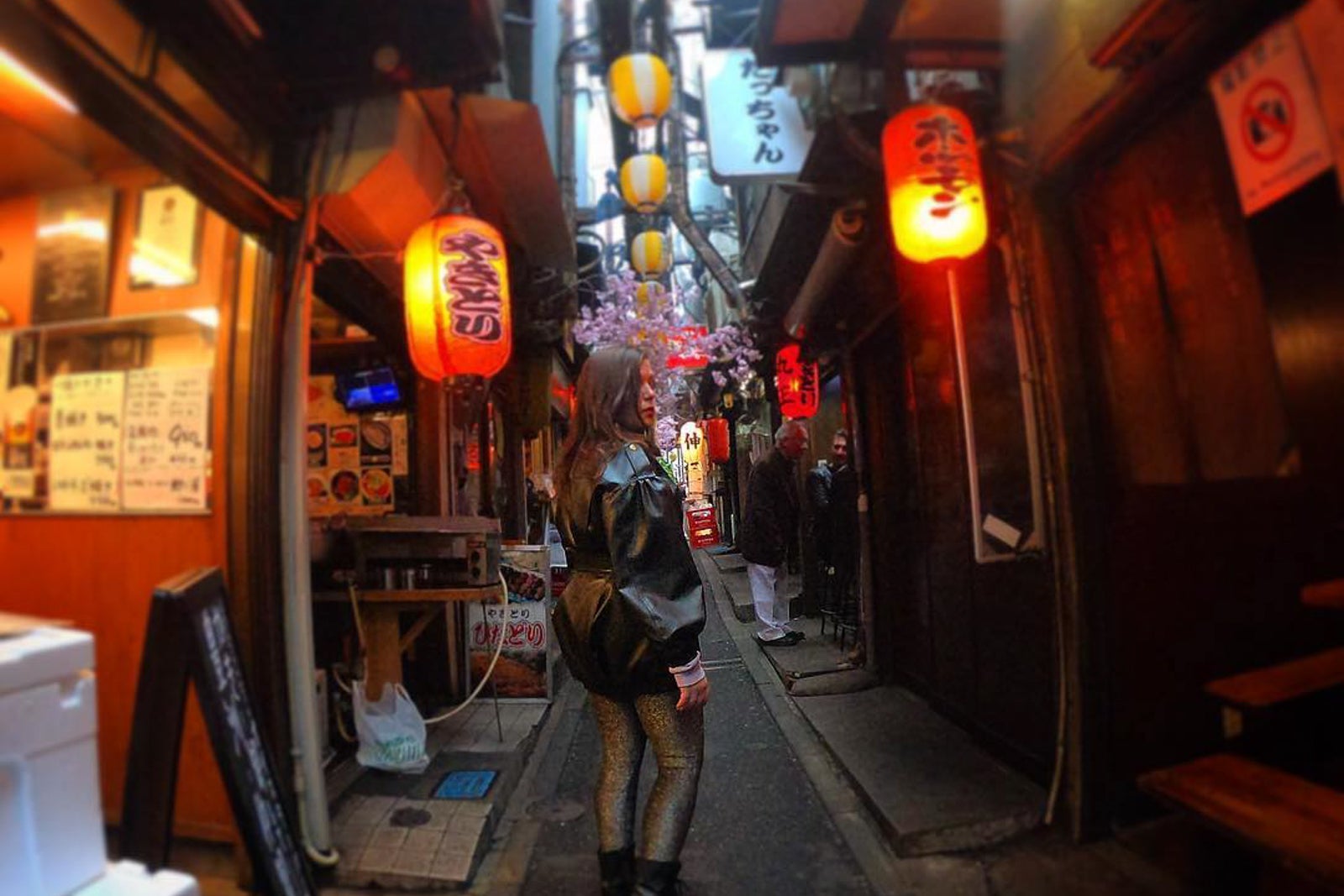How to Stay Safe Traveling Alone: Practical Tips for Solo Travelers