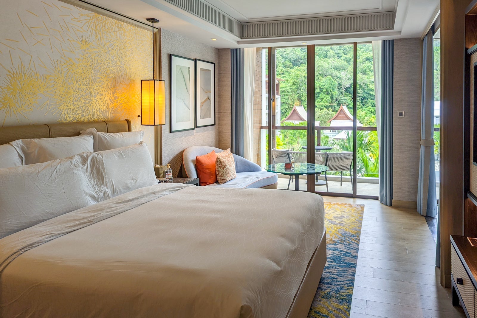 IHG One Rewards: Elite Tiers, Status Benefits and Point Earning