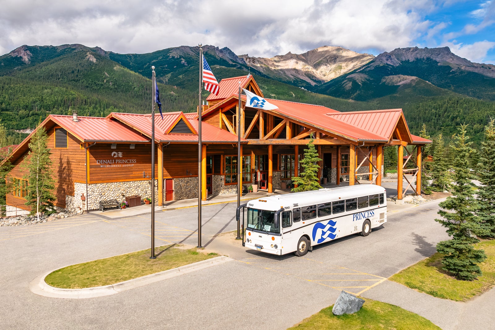 Alaska Cruise vs. Cruisetour: Compare Your Two Best Options